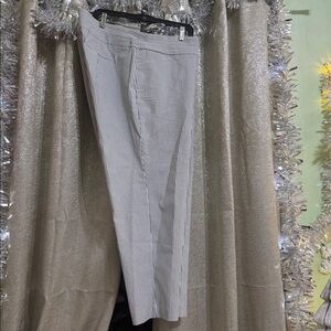 Anne Klein Slim Crop Women's Size: 20W
Striped Gray White Ankle Length
